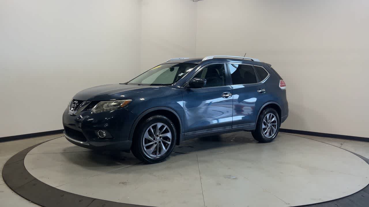 2016 Nissan Rogue — rear three-quarter view