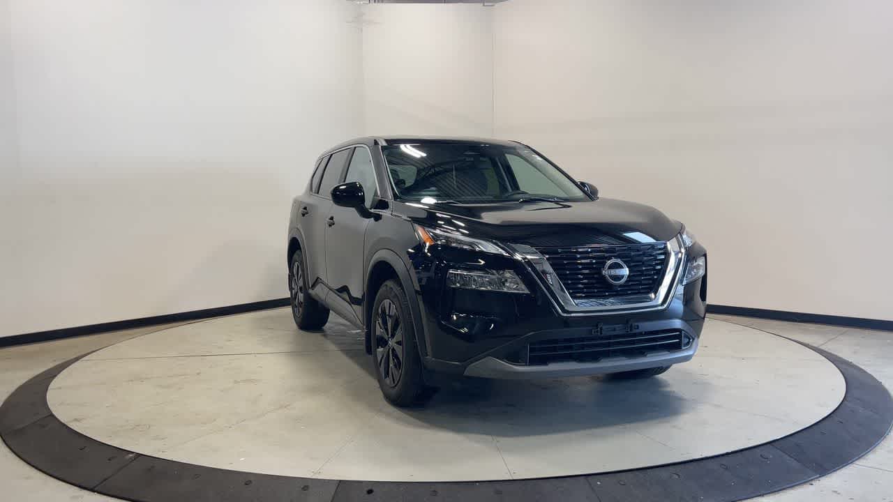 2023 Nissan Rogue — detail view