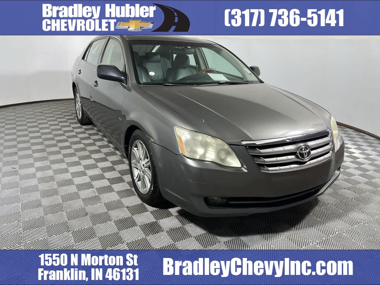 2006 Toyota Avalon XL in Gray — front three-quarter view