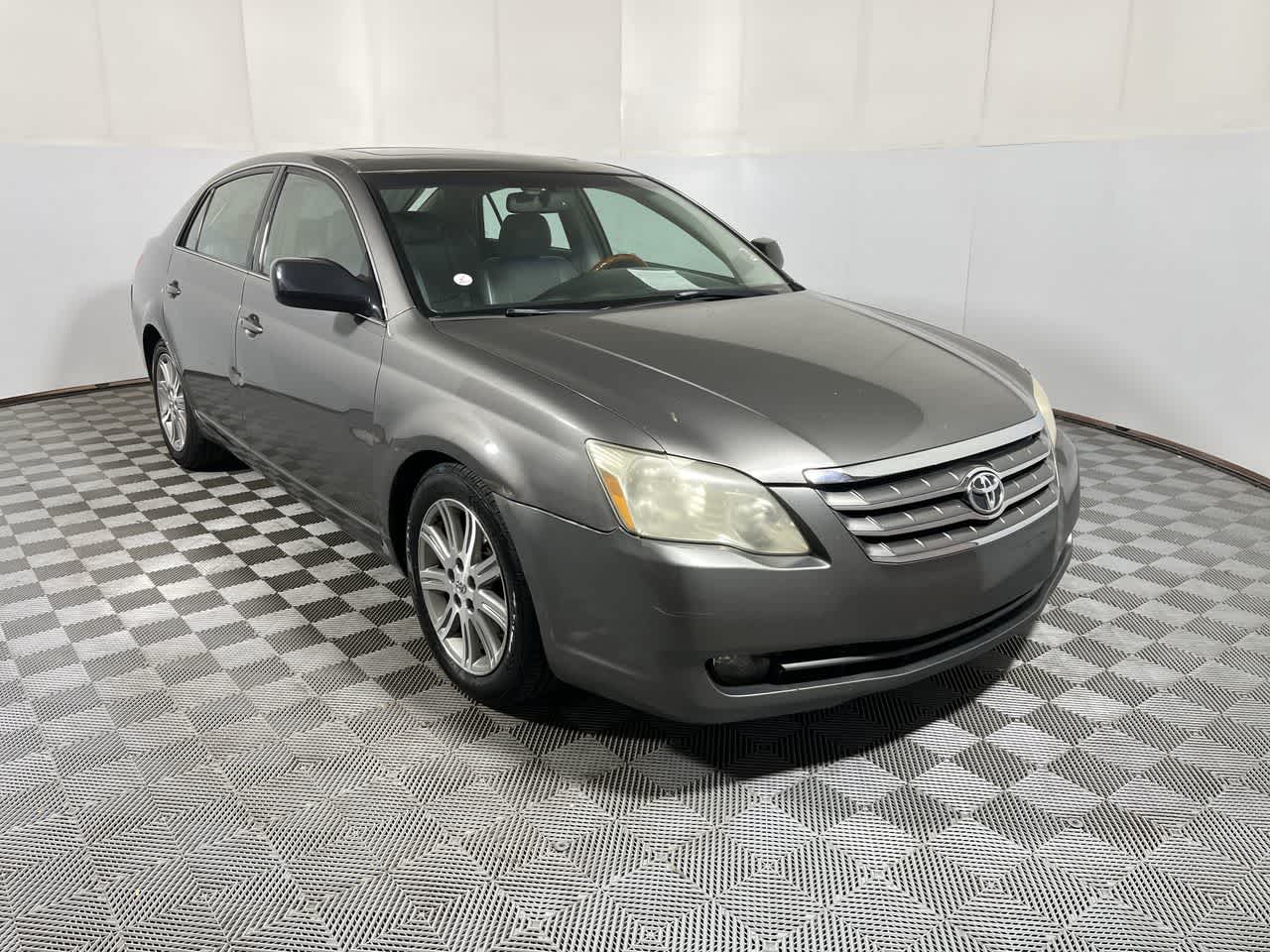 2006 Toyota Avalon — side profile view