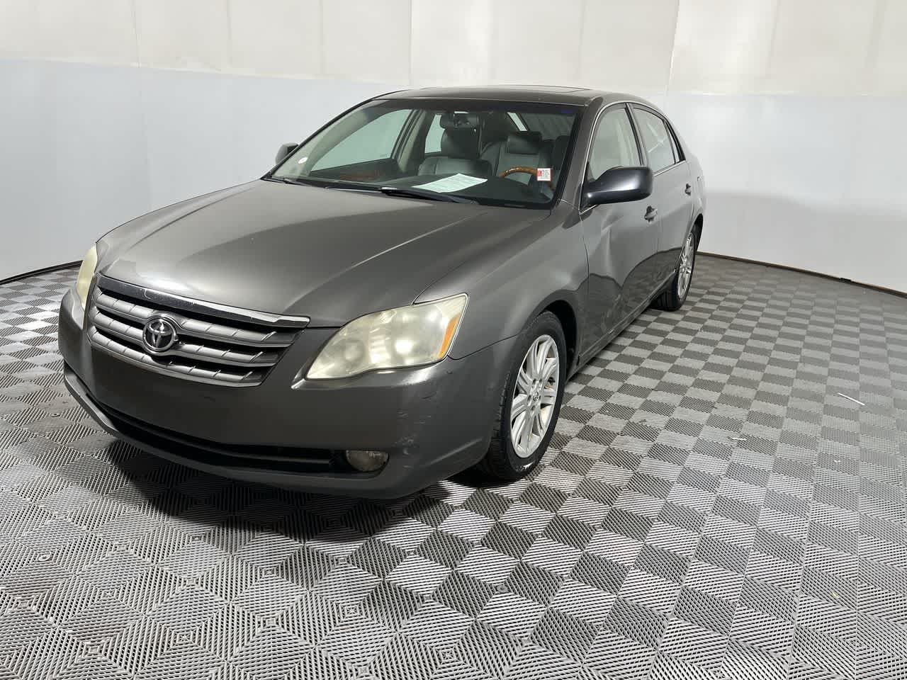 2006 Toyota Avalon — interior view