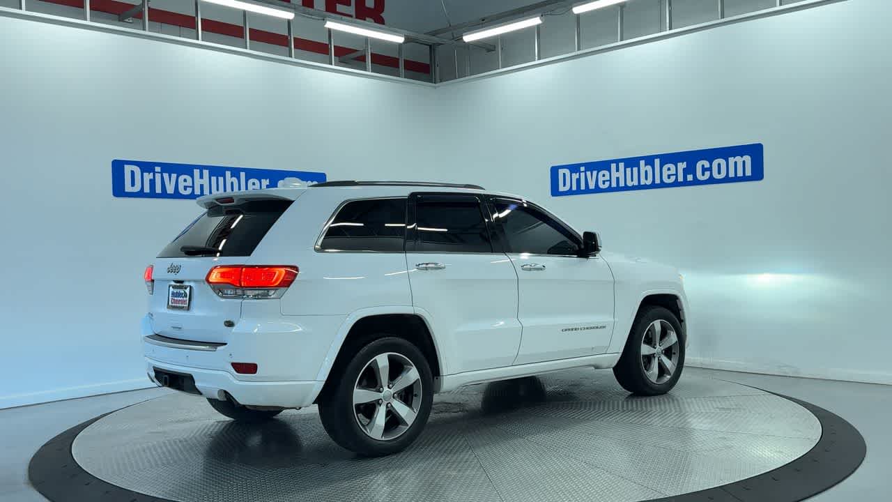 2015 Jeep Grand Cherokee — side profile view