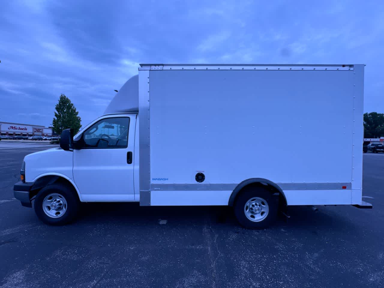 2025 Chevrolet Express Cutaway 3500 — detail view