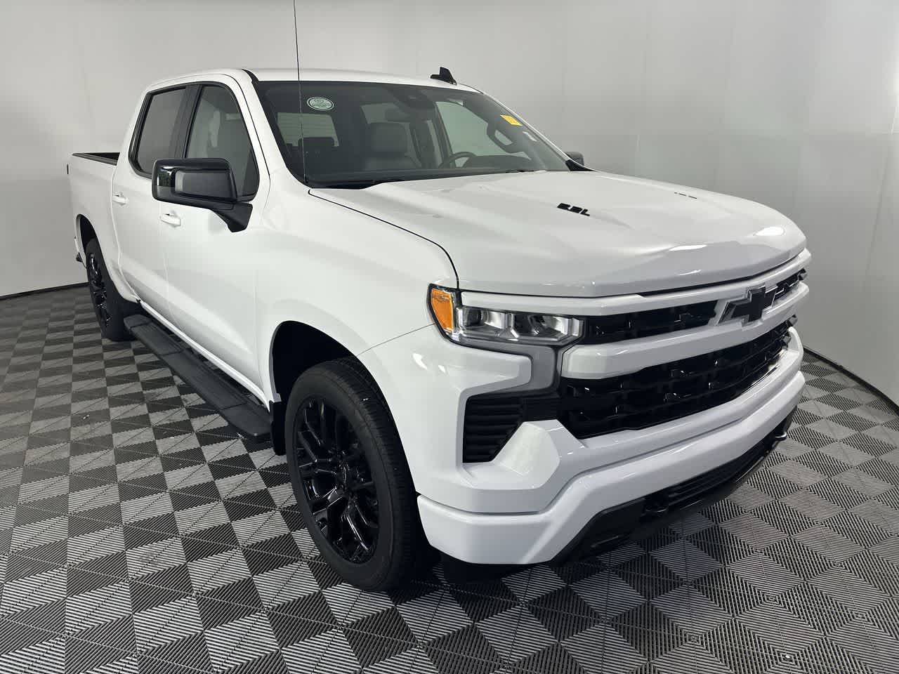 2025 Chevrolet Silverado 1500 — side profile view
