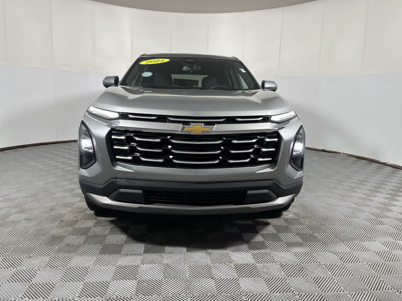 2025 Chevrolet Equinox — rear three-quarter view