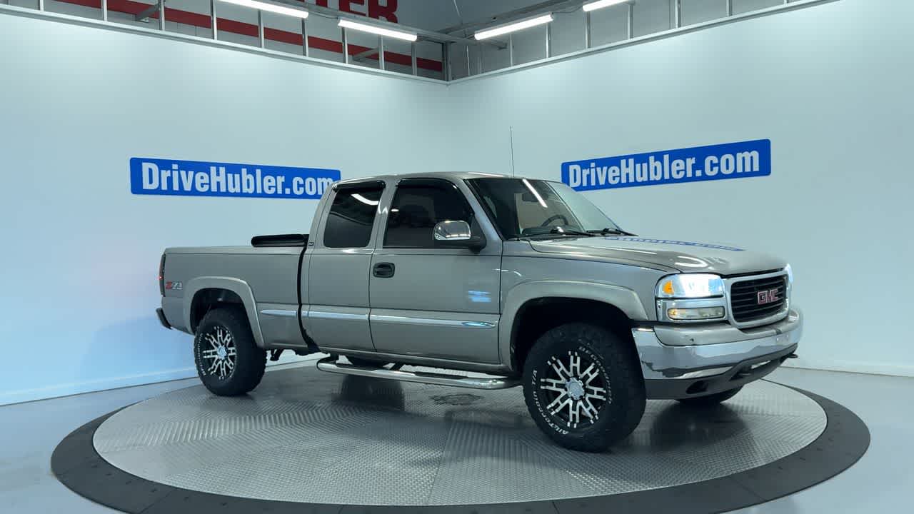 2001 GMC Sierra 1500 — interior view
