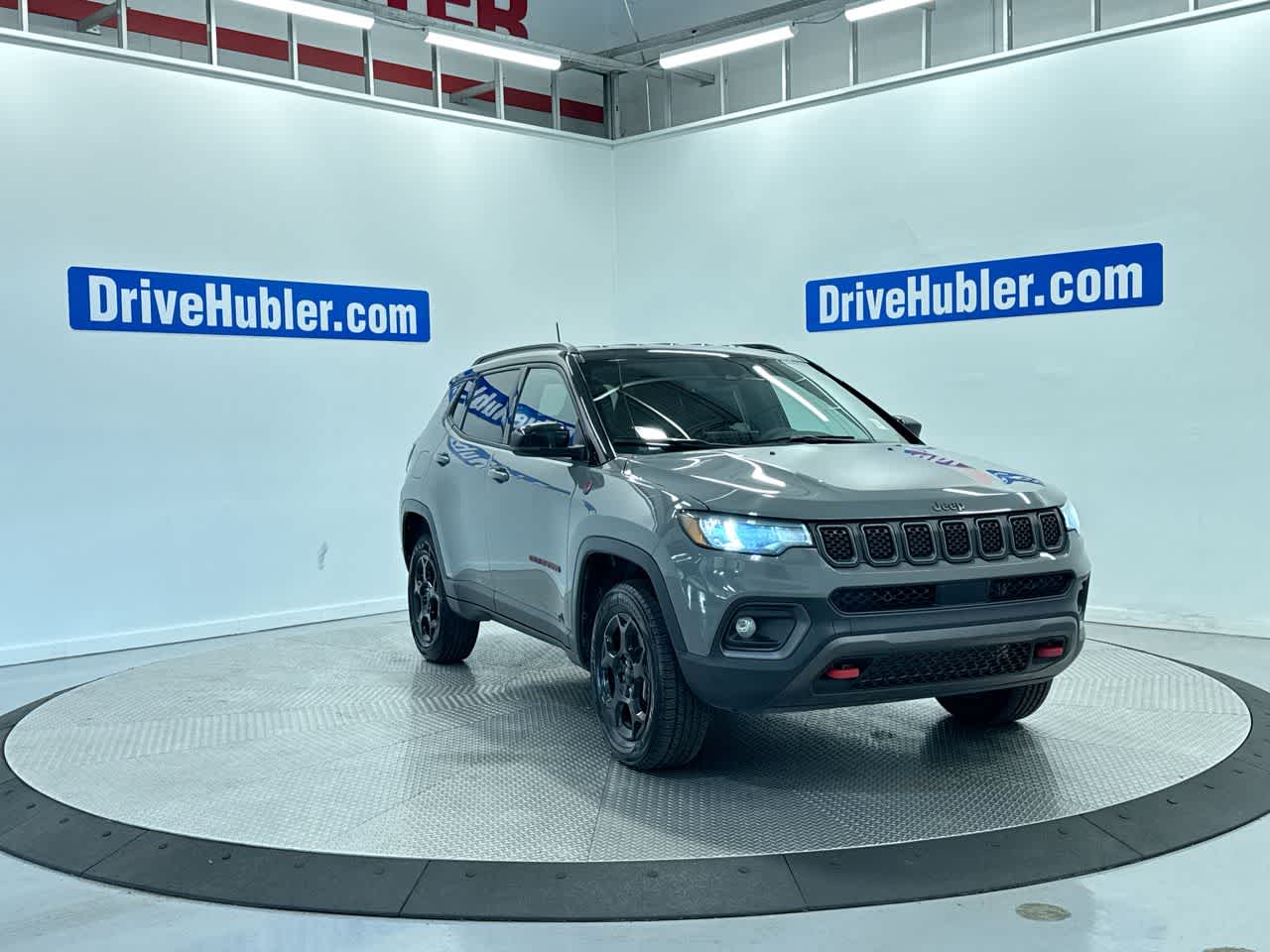2024 Jeep Compass Trailhawk in Sting-Gray Clearcoat — front three-quarter view